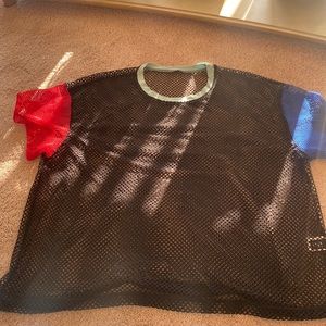 Shein shirt plus size 2x color mainly black with a pop of color